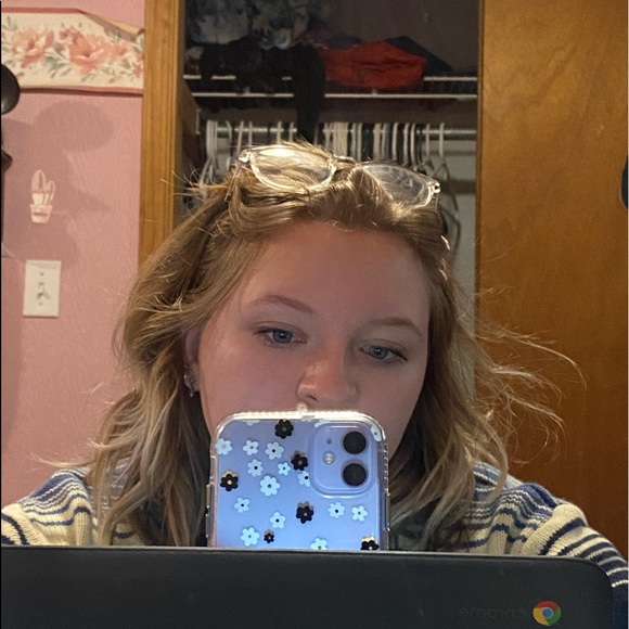 Meet your Posher, Trinity - Picture 1 of 1